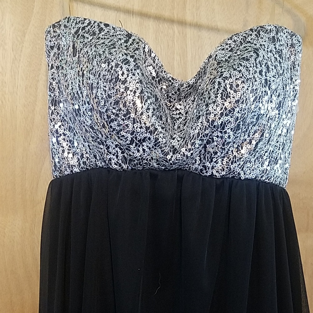 Strapless dress